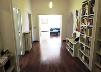 Corridoio - Appartamento via Carlo Rolando, 11, Genova (zona Sampierdarena) - foto 1