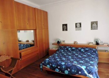 Camera da letto - Appartamento via Carlo Rolando, 11, Genova (zona Sampierdarena) - foto 5