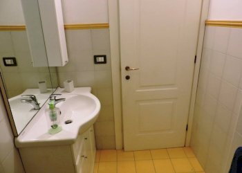 Bagno - Appartamento via Carlo Rolando, 11, Genova (zona Sampierdarena) - foto 19