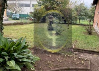 GIARDINO LATERALE - Villa Unifamiliare Bovezzo - foto 31