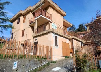 Apartment Via Francesco Strata, Savignone - photo 1