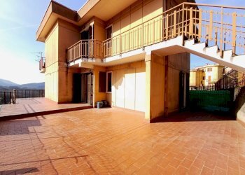 Apartment Via Francesco Strata, Savignone - photo 6