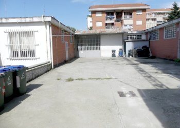 Locale Commerciale Via Camillo Riccio, Torino (zona Mirafiori Sud) - foto 2