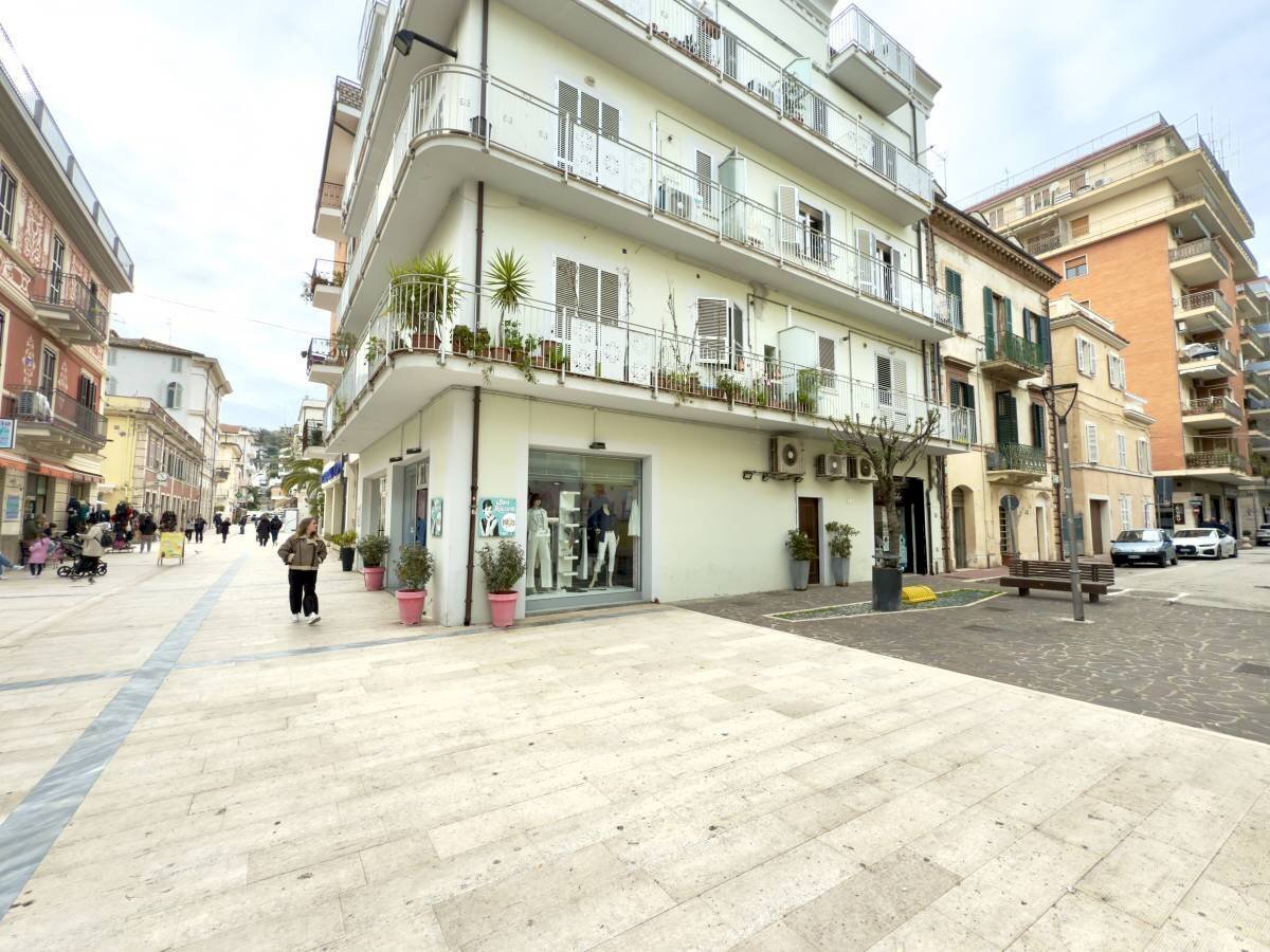 Quadrilocale Viale F. Crucioli, Grottammare - foto 2