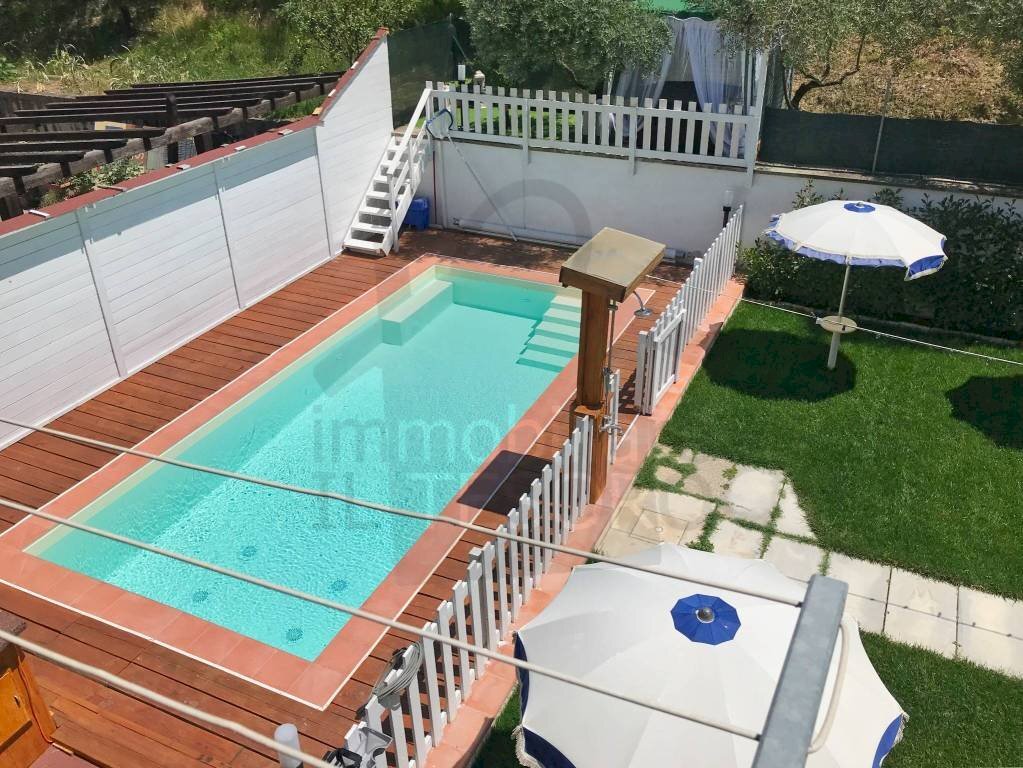 Piscina - Villa via Pablo Neruda, San Leo - foto 3