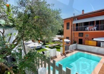 Piscina - Villa via Pablo Neruda, San Leo - foto 11