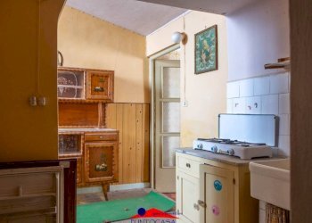 Interno palazzo - Rustic Frazione Bassura, Stroppo - photo 15