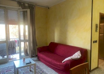 Salone - Three-room apartment via Romagna, Buccinasco - photo 5