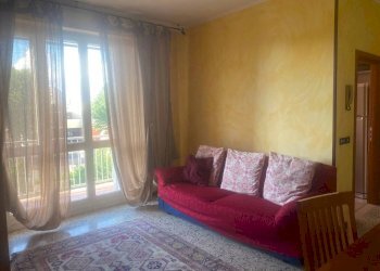 Salone - Three-room apartment via Romagna, Buccinasco - photo 18