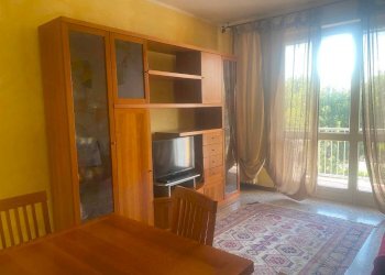 Salone - Three-room apartment via Romagna, Buccinasco - photo 19