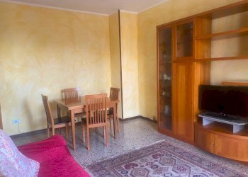 Salone - Three-room apartment via Romagna, Buccinasco - photo 21