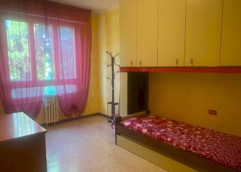 Camera da letto - Three-room apartment via Romagna, Buccinasco - photo 27