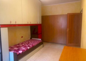 Camera da letto - Trilocale via Romagna, Buccinasco - foto 28