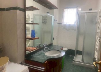 Bagno - Three-room apartment via Romagna, Buccinasco - photo 30