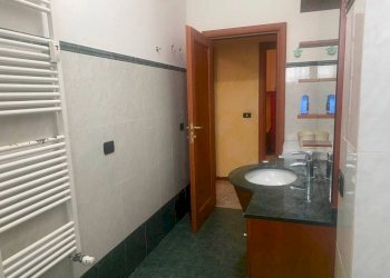 Bagno - Three-room apartment via Romagna, Buccinasco - photo 32