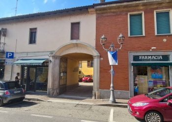 Facciata - Bilocale corso Giacomo Matteotti, 64, Lacchiarella - foto 2