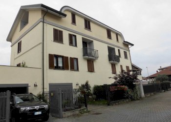 Facciata - Trilocale via per Cascina Centenara, 43, Lacchiarella - foto 1