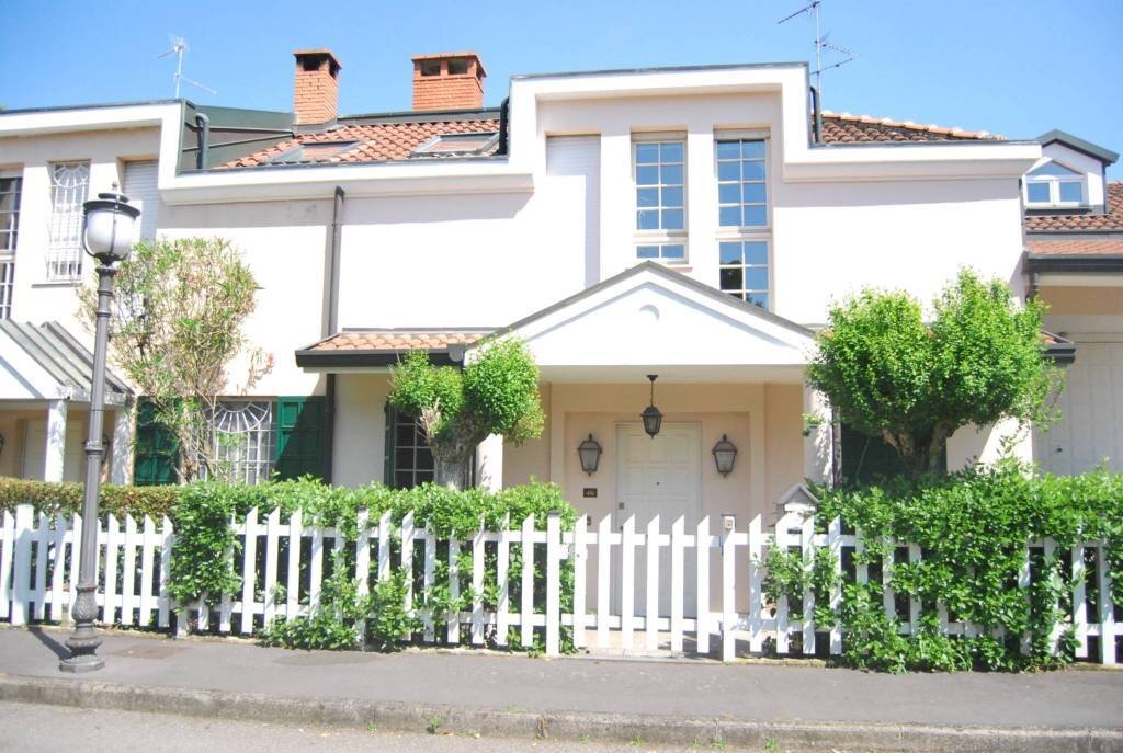 Facciata - Villa via Rovido, Buccinasco - foto 2