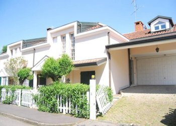 Facciata - Villa via Rovido, Buccinasco - foto 1