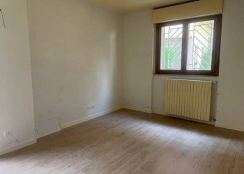 Camera da letto - Bilocale viale Corsica, 55, Milano - foto 33