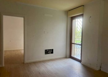 Soggiorno - Bilocale viale Corsica, 55, Milano - foto 34