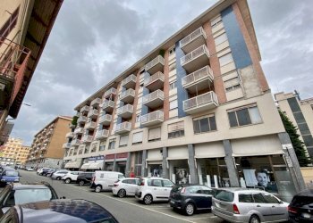 Facciata - Shop via Trieste, 13H, Biella - photo 2