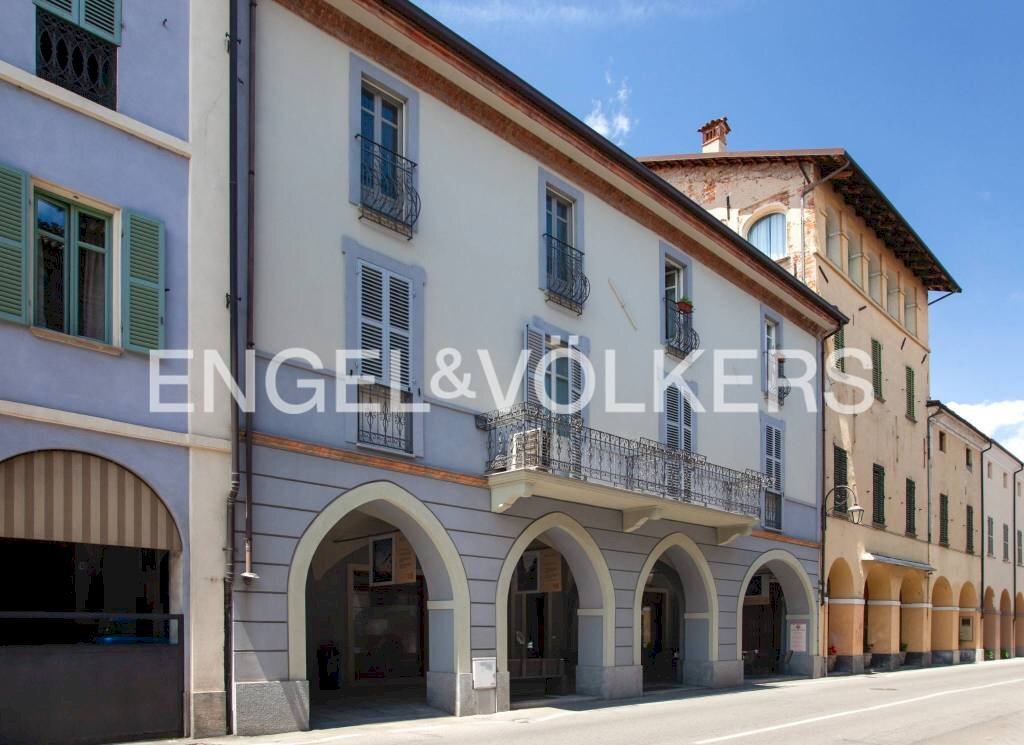 esterno - Negozio via Vittorio Emanuele, Cherasco - foto 1