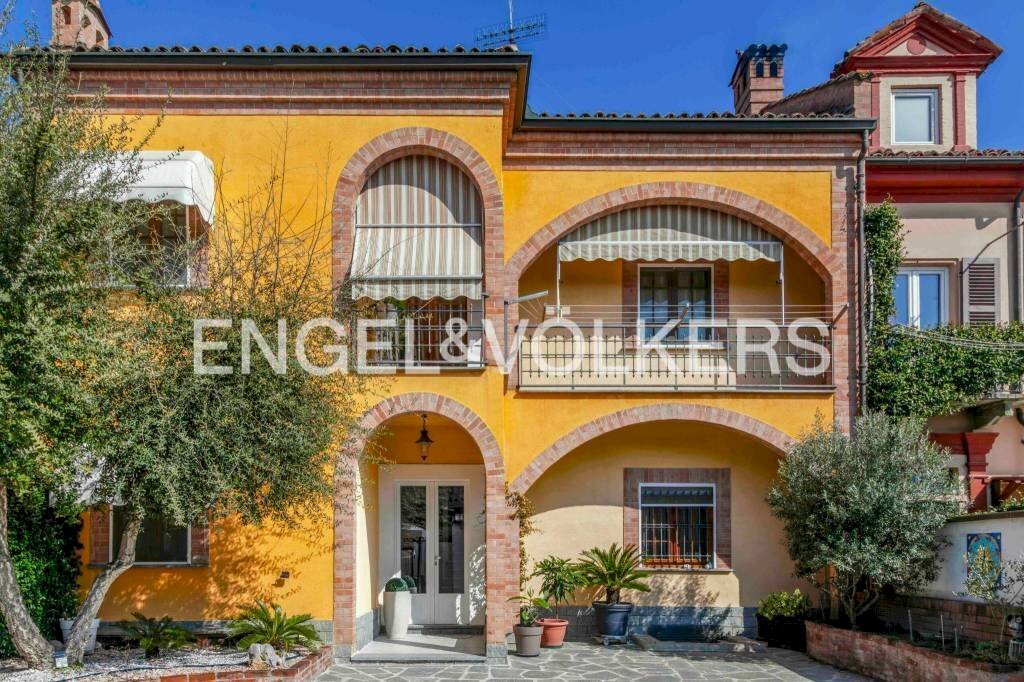 Facciata - Rustico via Cornale, Magliano Alfieri - foto 1