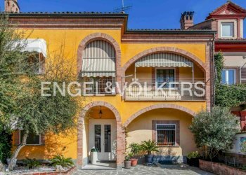 Facciata - Rustico via Cornale, Magliano Alfieri - foto 1