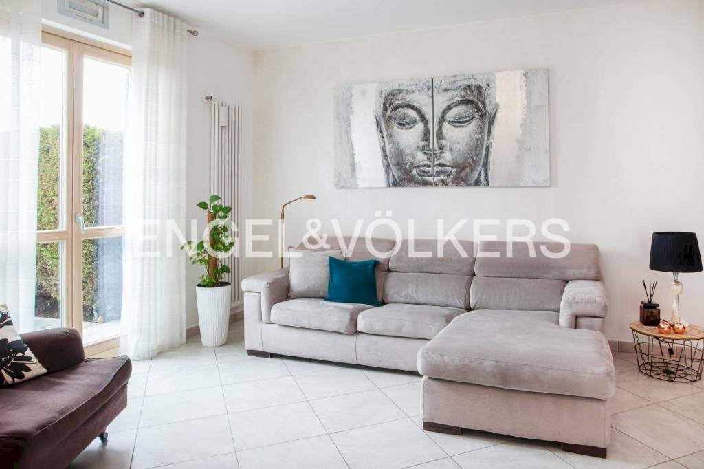 Salone - Four-room apartment via Giuseppe Romita, Govone - photo 3