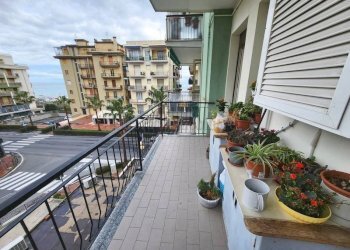 Bilocale Corso Europa, Borghetto Santo Spirito - foto 1