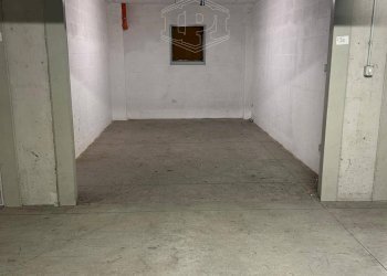 Box Via Nostra Signora del Monte, Savona - photo 1