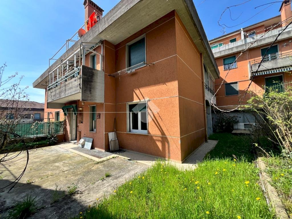 Four-room apartment Via colombo, Casella - photo 1