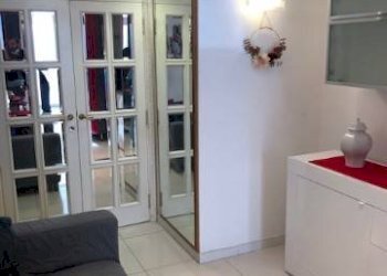 Corridoio - Monolocale via Marcello Celentano, 61, Bari (zona Madonnella) - foto 2