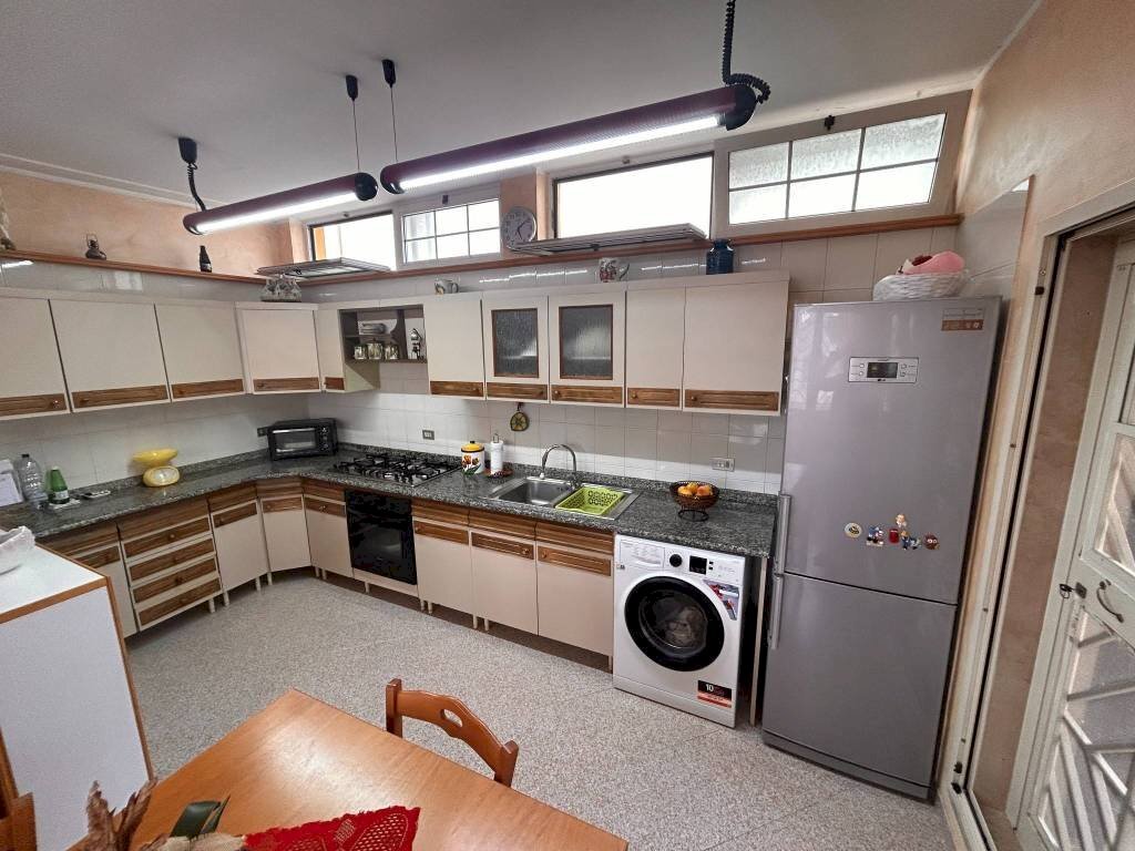 Cucina - Villa via Fiume Santo Spirito, 58, Bari - photo 3