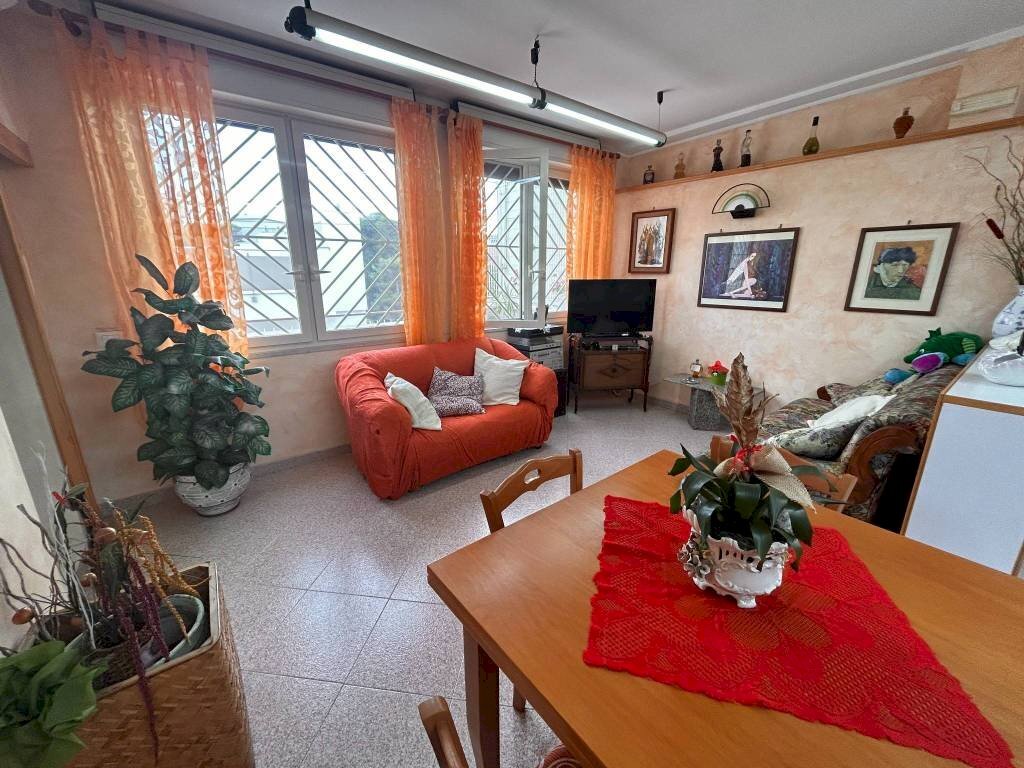 Salone - Villa via Fiume Santo Spirito, 58, Bari - photo 1