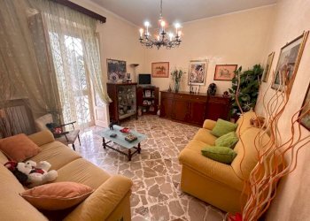 Salone - Villa via Fiume Santo Spirito, 58, Bari - photo 6