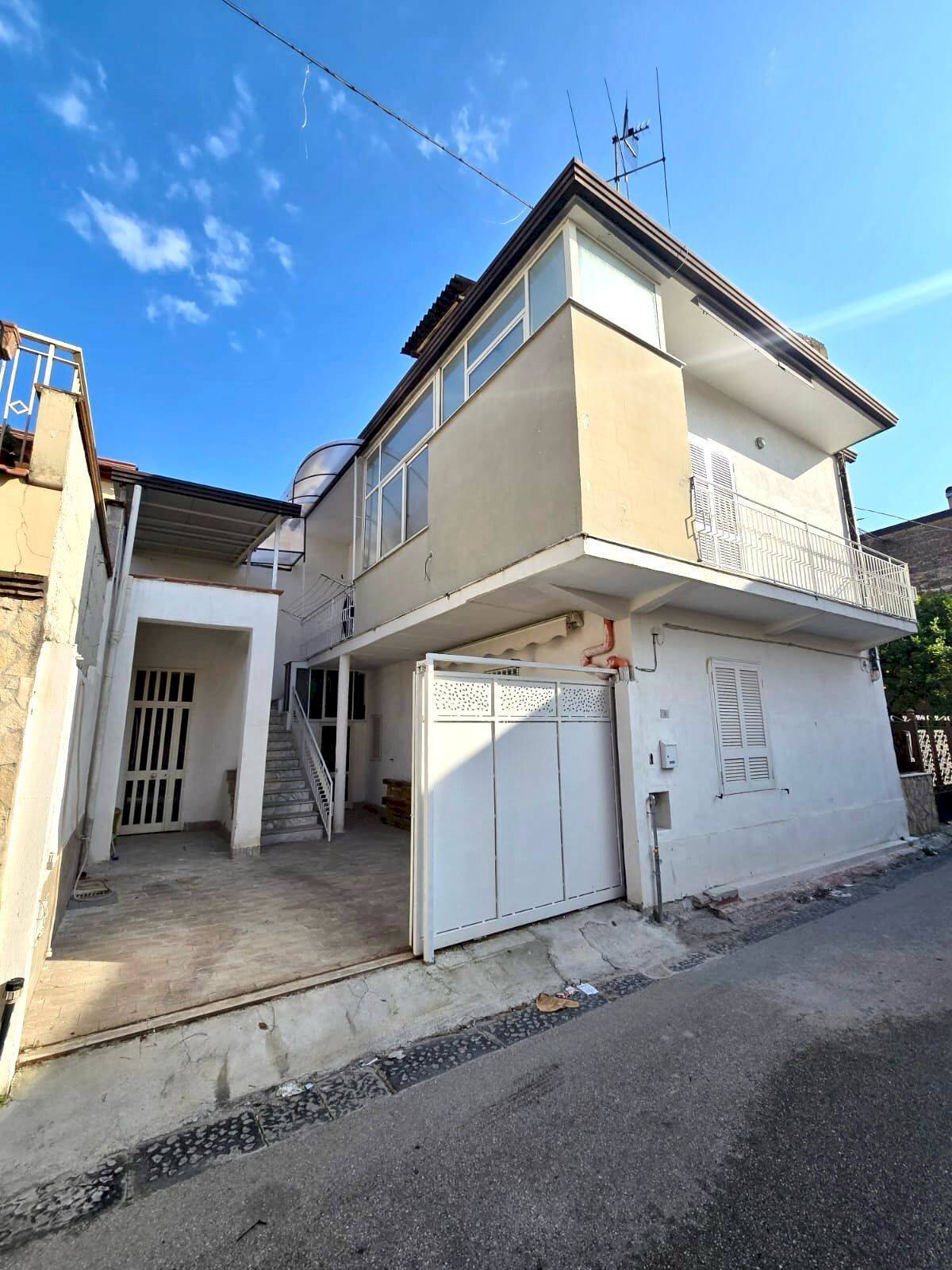 Independent house Sant'Arpino - photo 2