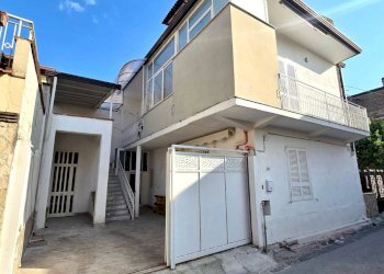 Casa indipendente Sant'Arpino - foto 2