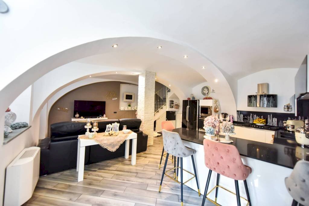 Salone - Quadrilocale via Don Luigi Pavesio, 10, Venaria Reale - foto 1