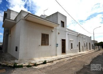 Facciata - Villa via Sant'Ilario, Cisternino - foto 1