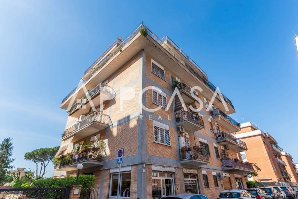 Facciata - Bilocale via Vincenzo Vela, Roma - foto 1