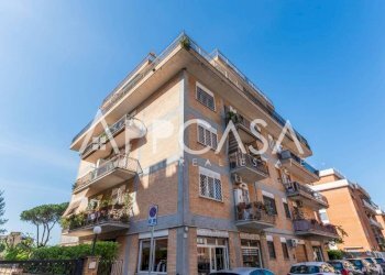 Facciata - Bilocale via Vincenzo Vela, Roma - foto 1