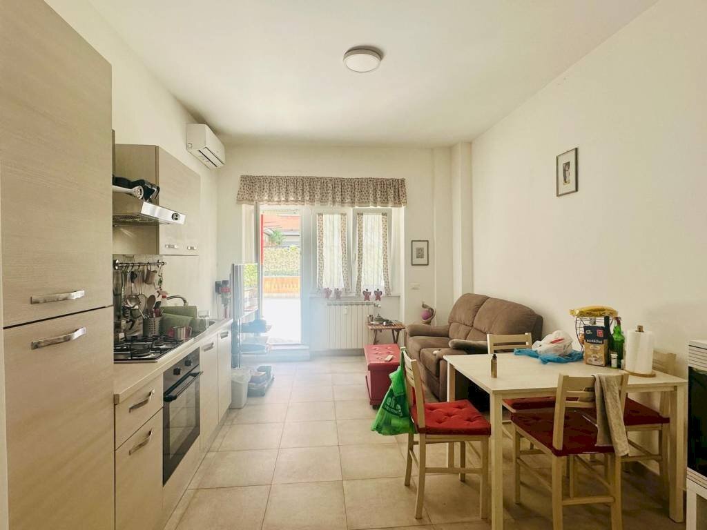 Salone - Three-room apartment via delle Gondole, Roma (neighborhood Lido di Ostia) - photo 1