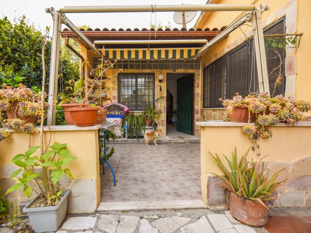 Trilocale Via Giulio Rolland, Roma (zona Acilia) - foto 1