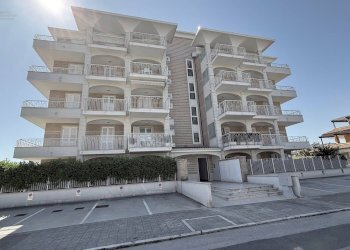 Bilocale via Fratelli Cervi, San Benedetto del Tronto - foto 1