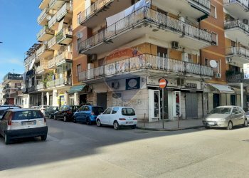 Locale Commerciale Via Francesco De Sanctis, Casoria - foto 1
