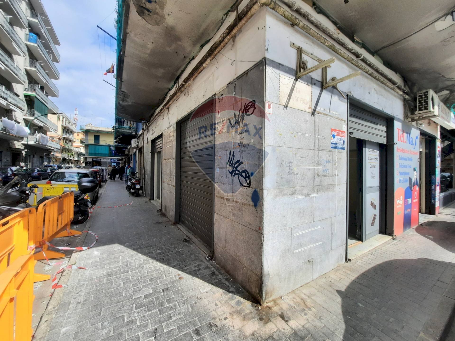 Locale Commerciale Via San Paolo ang. Via G.no Bruno, Casoria - foto 2