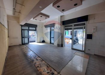 Locale Commerciale Via San Paolo ang. Via G.no Bruno, Casoria - foto 7