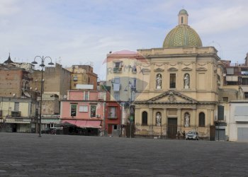 Bilocale Napoli (zona Mercato) - foto 8